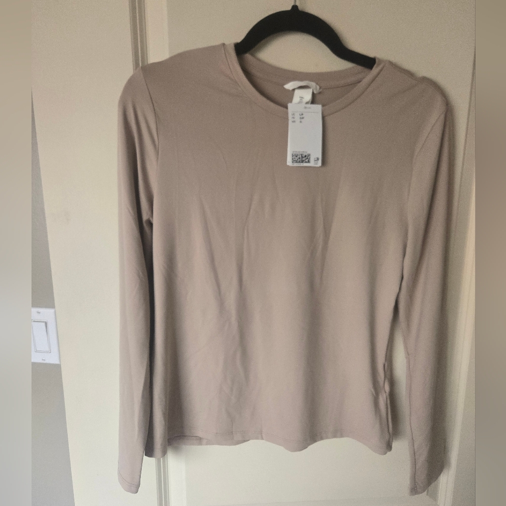 H&M Long Sleeve Crewneck Top in Light Taupe